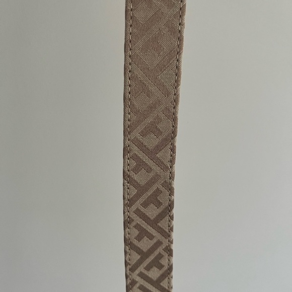 Tommy Hilfiger Belt Womens Size Large 1.25" Wide Beige Gold Tone Buckle - Picture 7 of 8